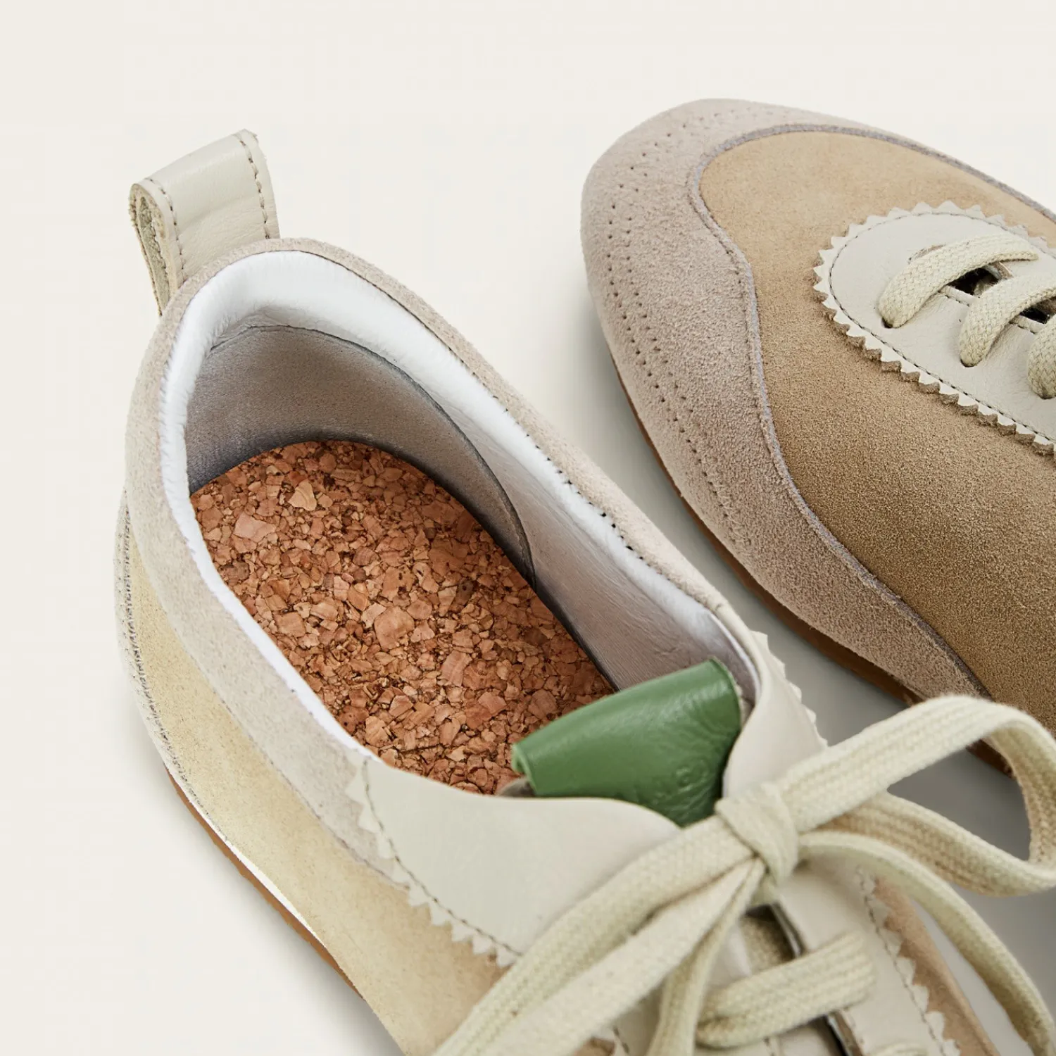 Balagan Ritza Sneakersy, Jasny Welur